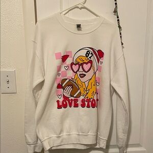 GILDAN Taylor swift White Love Story Graphic Sweatshirt